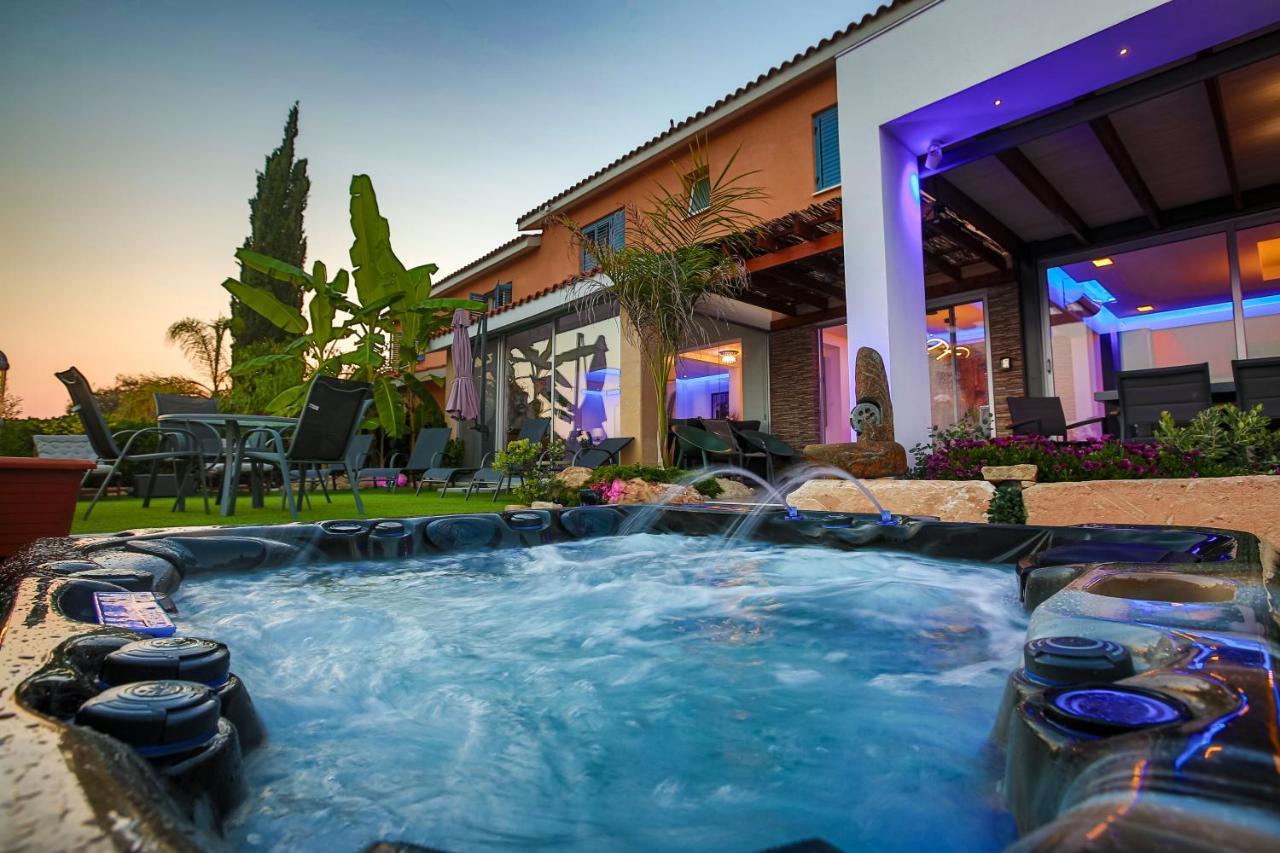 Luxury Marissa Villa Klorakas Exterior photo